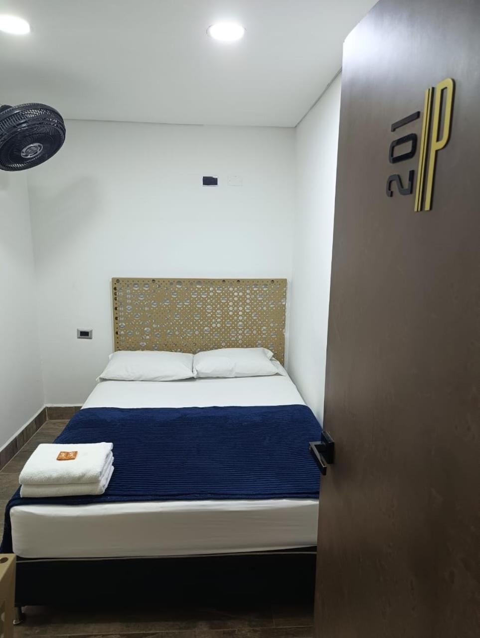 Hotel Prestige Меделин Екстериор снимка