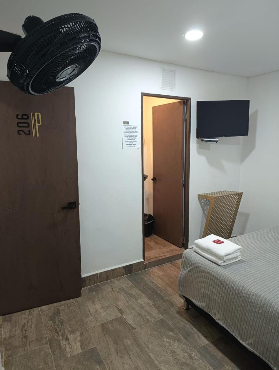 Hotel Prestige Меделин Екстериор снимка