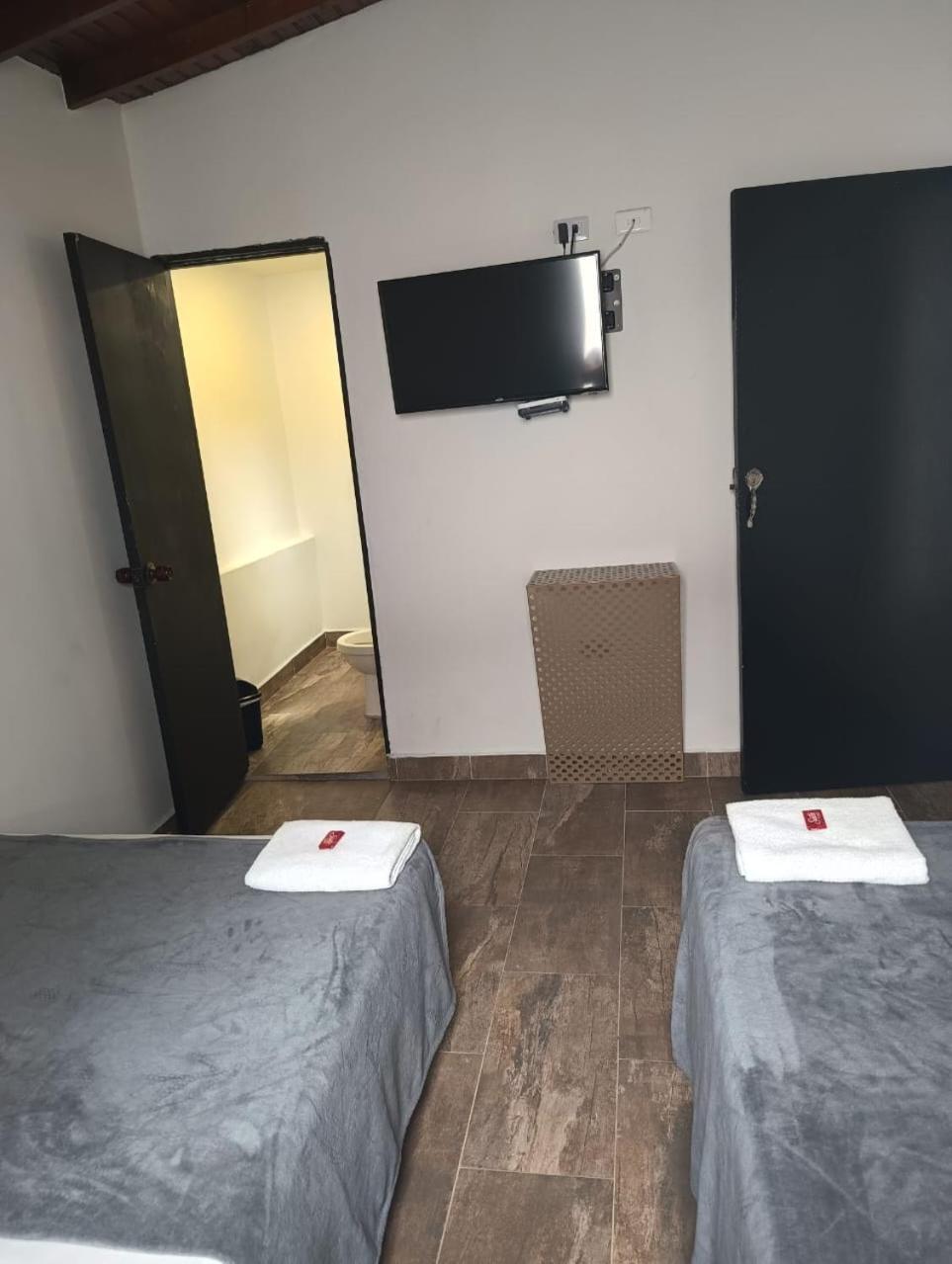 Hotel Prestige Меделин Екстериор снимка